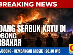 Gudang Serbuk Kayu di Dusun Jobong Kembangan Gresik Terbakar, Tiga Unit Damkar Dikerahkan